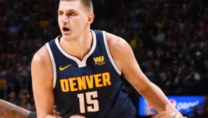  约基奇蝉联常规赛MVP创中锋历史纪录  