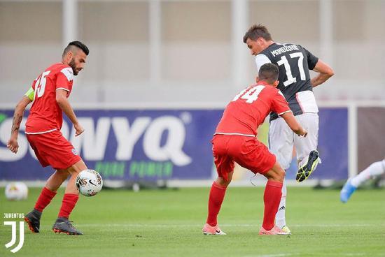  桑乔转会多特首秀破门引爆社交媒体  