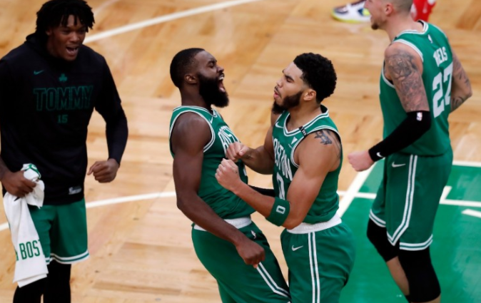  多特蒙德客场惨败，争冠形势急转直下  