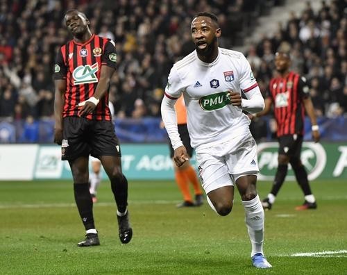  法甲黑马崛起，朗斯连胜跻身前三甲  