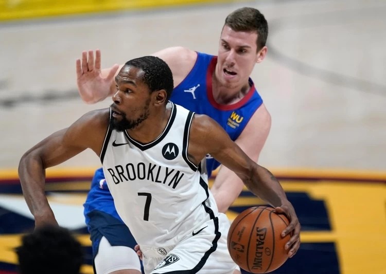  法兰克福逆转战胜门兴，欧战资格争夺占先机  