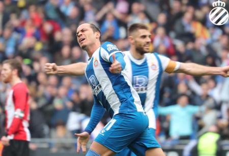  美因茨主场击退奥格斯堡，收获本赛季首次连胜  